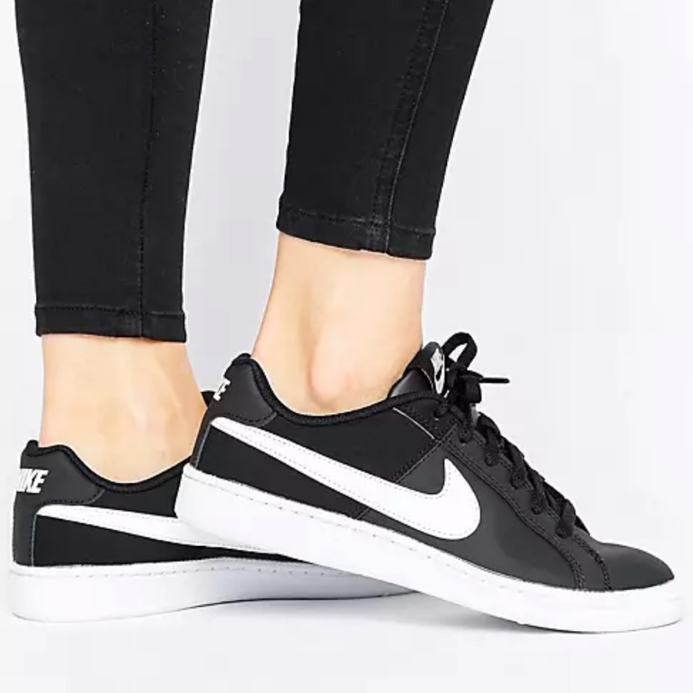 Nike Court Royale Trainers In Black And White size 9.5